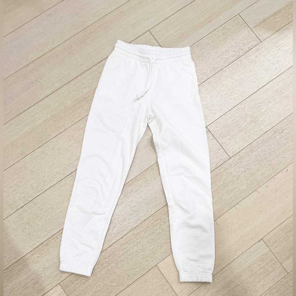 Aritzia TNA airy AF white jogger sweatpants nwot size xxs